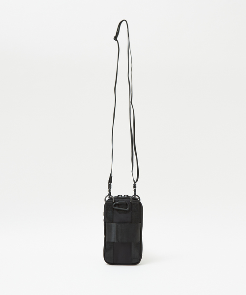 INDISPENSABLE （インディスペンサブル）の「【INDISPENSABLE / インディスペンサブル】NECKPOUCH CELL ECONYL/ネックポーチ/トラベルポーチ（ボディバッグ/ウエストポーチ・メンズ・ブラック・フリー）」の4枚目の写真