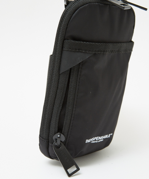 INDISPENSABLE （インディスペンサブル）の「【INDISPENSABLE / インディスペンサブル】NECKPOUCH CELL ECONYL/ネックポーチ/トラベルポーチ（ボディバッグ/ウエストポーチ・メンズ・ブラック・フリー）」の8枚目の写真