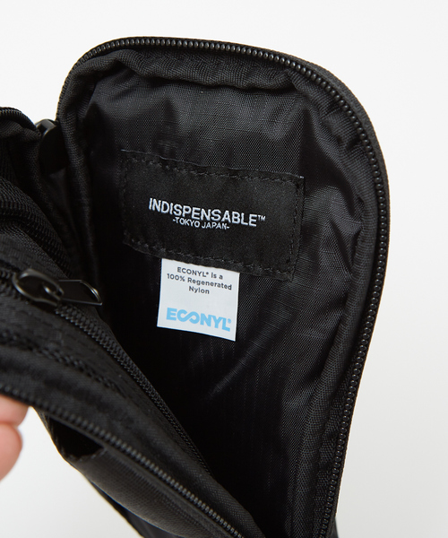 INDISPENSABLE （インディスペンサブル）の「【INDISPENSABLE / インディスペンサブル】NECKPOUCH CELL ECONYL/ネックポーチ/トラベルポーチ（ボディバッグ/ウエストポーチ・メンズ・ブラック・フリー）」の10枚目の写真