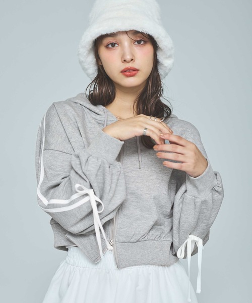 INGNI（イング）の「【WEB限定】袖リボンショートスウェットZIP