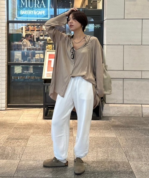 ETRE TOKYO(エトレトウキョウ)の「コンフィーボリュームスウェットパンツ(スウェットパンツ・レディース・オフホワイト/グレー・S/M)」の15枚目の写真