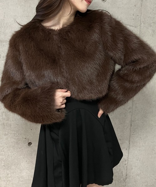 GLAMOROUS JANE(グラマラスジェーン)の「フェイクファーショート丈コート(ノーカラーコート・レディース・ブラウン/ブラック/グレー/ベージュ・FREE)」の19枚目の写真