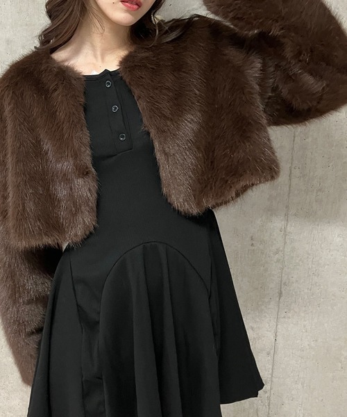 GLAMOROUS JANE(グラマラスジェーン)の「フェイクファーショート丈コート(ノーカラーコート・レディース・ブラウン/ブラック/グレー/ベージュ・FREE)」の22枚目の写真