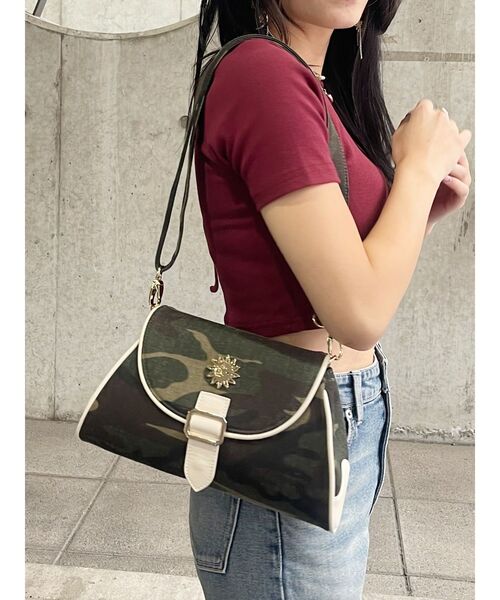 EVRIS（エヴリス）の「カモフラパイピイングショルダーBAG（ショルダーバッグ・レディース・カーキ/ブラック・FREE）」の11枚目の写真