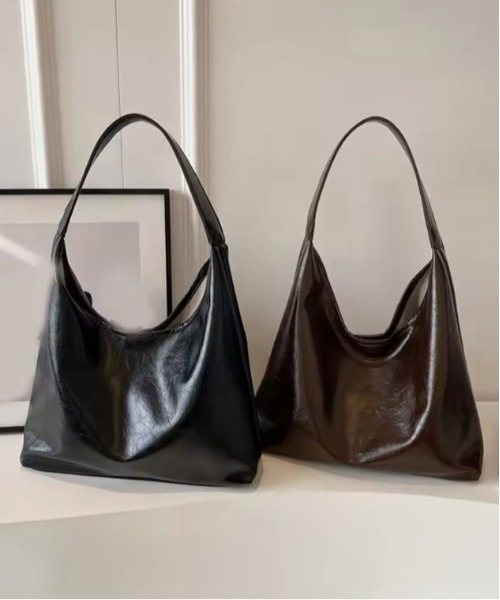 BARELY BLUE（ベアリーブルー）の「【 BARELY BLUE / ベアリーブルー 】ワンショルダー パテントレザー トートバッグ（トートバッグ・レディース・ブラック/ブラウン/ワインレッド・FREE）」の14枚目の写真