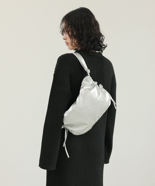 LEPSIM(レプシィム)の「リボンドロストショルダー 234666(ショルダーバッグ・レディース・ブラック/グレー・ONE SIZE)」の1枚目の写真