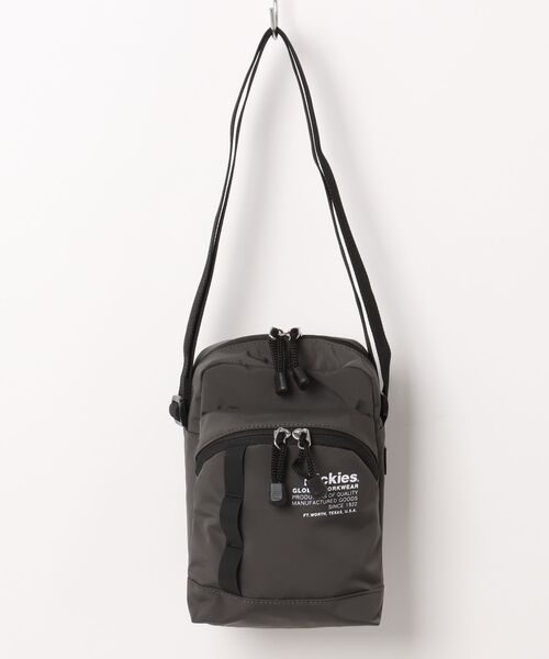 Dickies(ディッキーズ)の「【Dickies】TEXT LOGO QUICK SHOULDER BAG / ディッキーズ テキストロゴ クイック ショルダー(ショルダーバッグ・メンズ・チャコール/グレー/ライトブラウン/ブラック・FREE)」の4枚目の写真