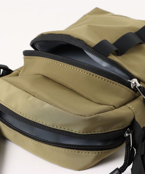 Dickies(ディッキーズ)の「【Dickies】TEXT LOGO QUICK SHOULDER BAG / ディッキーズ テキストロゴ クイック ショルダー(ショルダーバッグ・メンズ・チャコール/グレー/ライトブラウン/ブラック・FREE)」の8枚目の写真