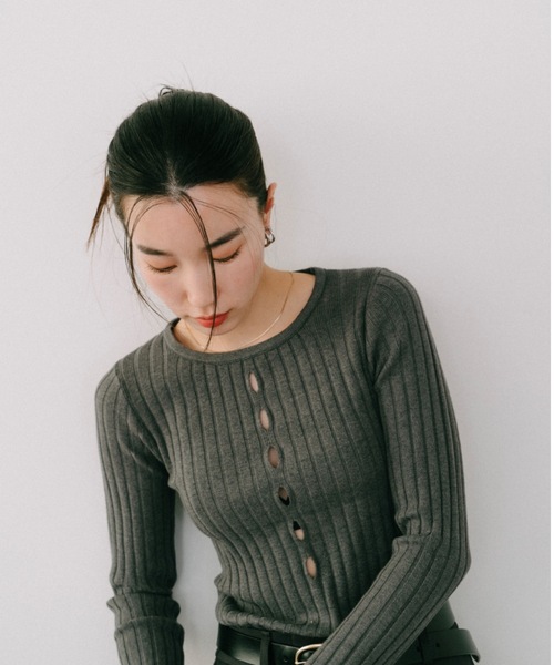 DRWCYS（ドロシーズ）の「アイレットリブニットトップス（ニット/セーター・レディース・ブラック/グレー・FREE）」の19枚目の写真