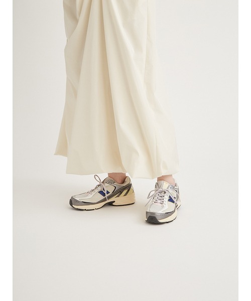 emmi(エミ)の「ギャザーフォルムワンピース(ワンピース・レディース・ブラック/ブルー/オフホワイト/グレー・0/1)」の10枚目の写真