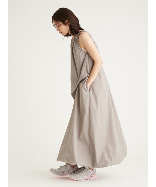 emmi(エミ)の「ギャザーフォルムワンピース(ワンピース・レディース・ブラック/ブルー/オフホワイト/グレー・0/1)」の14枚目の写真