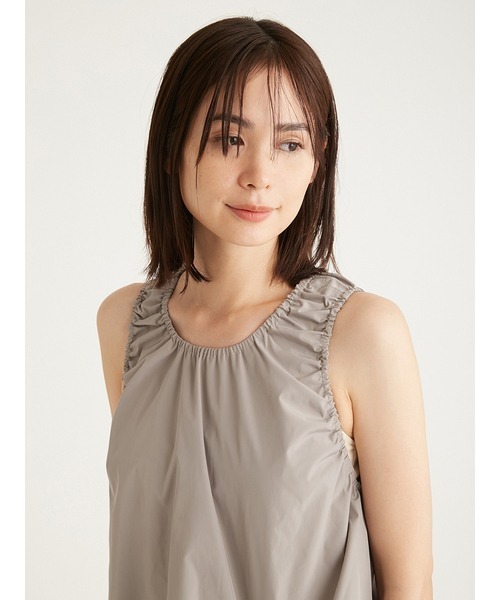 emmi(エミ)の「ギャザーフォルムワンピース(ワンピース・レディース・ブラック/ブルー/オフホワイト/グレー・0/1)」の15枚目の写真