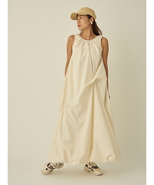 emmi(エミ)の「ギャザーフォルムワンピース(ワンピース・レディース・ブラック/ブルー/オフホワイト/グレー・0/1)」の20枚目の写真