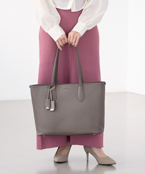 Jewelna Rose(ジュエルナローズ)の「リタ・トートバッグ A4サイズ 16146(トートバッグ・レディース・ブラック/ライトベージュ/スモークピンク/チャコール/バーガンディー・FREE)」の9枚目の写真