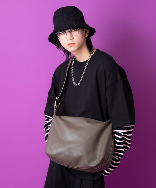 an meets zakka(アンミツザッカ)の「an meets zakka レトロバックルベルト合成皮革スクエアショルダーバッグ / バック カバン 鞄 レディース メンズ ユニセックス 斜めがけ(ショルダーバッグ・レディース・ブラウン/モカ/ブラック/アイボリー・ONESIZE)」の19枚目の写真