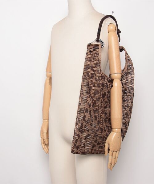 OUTDOOR PRODUCTS（アウトドアプロダクツ）の「【ROSE BUD別注】(OUTDOOR PRODUCTS)MESH SHOPPER（ショルダーバッグ・レディース・ブラウン/ホワイト/ブラック・ONE SIZE）」の18枚目の写真