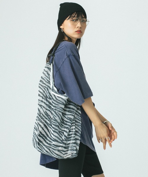 OUTDOOR PRODUCTS（アウトドアプロダクツ）の「【ROSE BUD別注】(OUTDOOR PRODUCTS)MESH SHOPPER（ショルダーバッグ・レディース・ブラウン/ホワイト/ブラック・ONE SIZE）」の6枚目の写真