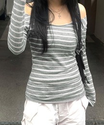 ボーダー柄オフショルダー長袖トップス