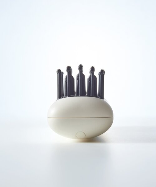 BIRTHDAY BAR（バースデイバー）の「【FESTINO　フェスティノ】充電式スタイリングヒーターブラシ（美容器具・レディース・ホワイト/ベージュ・0）」の13枚目の写真