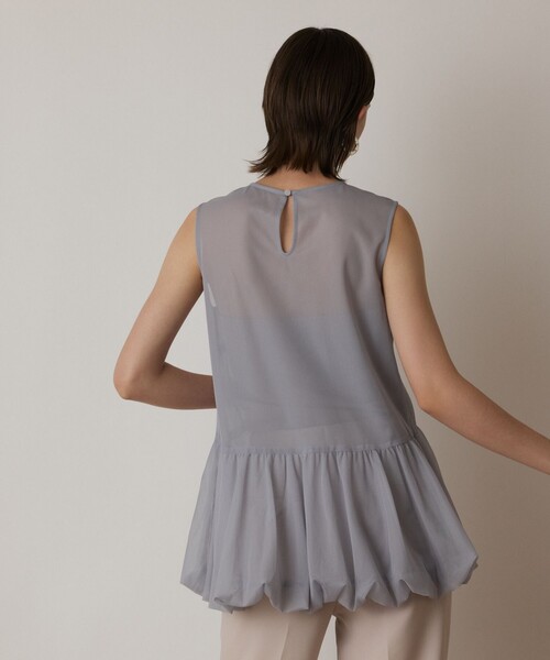 GRACE CONTINENTAL（グレースコンチネンタル）の「バルーンチュールトップ（シャツ/ブラウス・レディース・グレー/ホワイト/ブラック・36）」の7枚目の写真