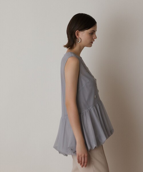 GRACE CONTINENTAL（グレースコンチネンタル）の「バルーンチュールトップ（シャツ/ブラウス・レディース・グレー/ホワイト/ブラック・36）」の8枚目の写真