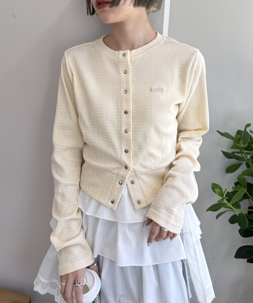 w closet(ダブルクローゼット)の「ジャガードコンパクトカーディガン(Tシャツ/カットソー・レディース・アイボリー/チャコールグレー/ブルー・FREE)」の6枚目の写真