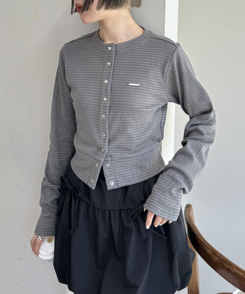 w closet(ダブルクローゼット)の「ジャガードコンパクトカーディガン(Tシャツ/カットソー・レディース・アイボリー/チャコールグレー/ブルー・FREE)」の18枚目の写真