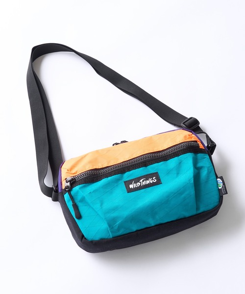 WILD THINGS(ワイルドシングス)の「【WILD THINGS】ナイロンスクエアショルダーバッグ(ショルダーバッグ・メンズ・ブラック/マルチ/ベージュ・FREE)」の3枚目の写真
