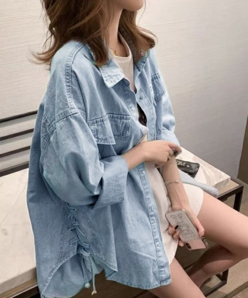 BLANC FICELLE（ブランフィセル）の「サイドデザイン　デニムシャツ（シャツ/ブラウス・レディース・ブルー・S/M/L）」の4枚目の写真