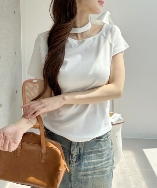 Ada.（エイダ）の「チョーカーデザイン カットアウト 半袖トップス（Tシャツ/カットソー・レディース・ホワイト/ブラック/ブルー/グレー・FREE）」の2枚目の写真