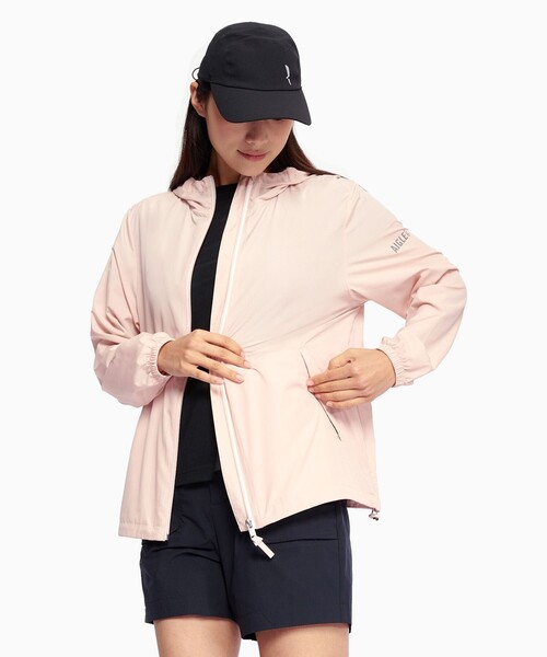 AIGLE（エーグル）の「撥水 UVカット ソーラーパック パッカブルフーデッドジャケット（マウンテンパーカー・レディース・ブルー/ピンク/ライトグリーン/ホワイト/パープル/ダークブルー・L/M/S/XL/XS）」の15枚目の写真