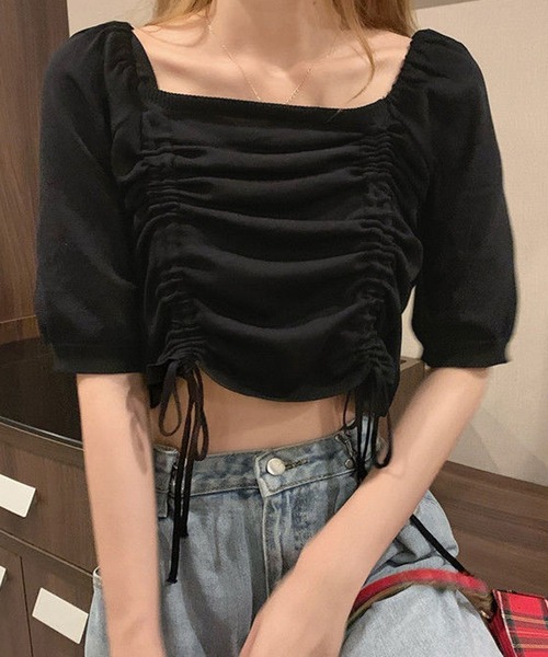 ALTROSE(アルトローズ)の「スクエアネック クロップド丈 オフショル Tシャツ ギャザー リボン(Tシャツ/カットソー・レディース・ブラック/ホワイト/ブルー・FREE)」の1枚目の写真