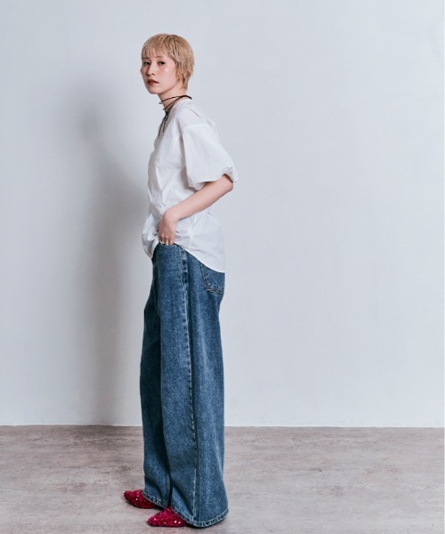 W:Huku(フーク)の「【UVカット:UPF50%+】撥水 パフスリーブ シャーリング ラッシュガード Tシャツ / 半袖 ハーフスリーブ(シャツ/ブラウス・レディース・オフホワイト/ブラック/チャコール・M/L)」の21枚目の写真