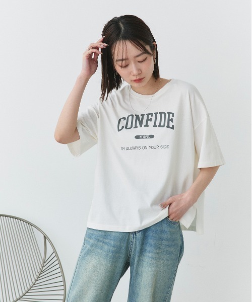 ad thie(アドティエ)の「CONFIDE カレッジロゴプリント 半袖Tシャツ(Tシャツ/カットソー・レディース・ブルーグレー/グレー系/ホワイト×グレー/ピンク/ブラウン/グリーン系/モカ・FREE)」の8枚目の写真