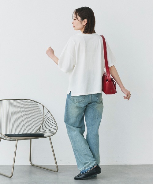 ad thie(アドティエ)の「CONFIDE カレッジロゴプリント 半袖Tシャツ(Tシャツ/カットソー・レディース・ブルーグレー/グレー系/ホワイト×グレー/ピンク/ブラウン/グリーン系/モカ・FREE)」の10枚目の写真