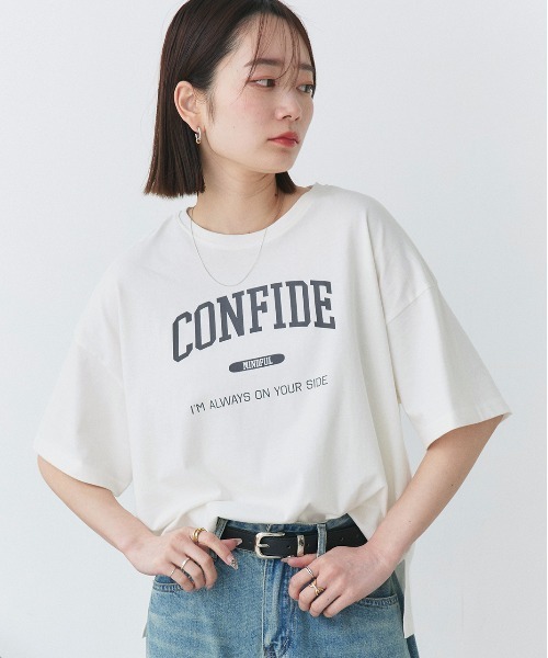 ad thie(アドティエ)の「CONFIDE カレッジロゴプリント 半袖Tシャツ(Tシャツ/カットソー・レディース・ブルーグレー/グレー系/ホワイト×グレー/ピンク/ブラウン/グリーン系/モカ・FREE)」の12枚目の写真