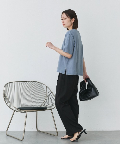 ad thie(アドティエ)の「CONFIDE カレッジロゴプリント 半袖Tシャツ(Tシャツ/カットソー・レディース・ブルーグレー/グレー系/ホワイト×グレー/ピンク/ブラウン/グリーン系/モカ・FREE)」の17枚目の写真