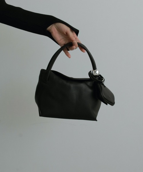 anuke（アンヌーク）の「Ecoleather Waist Pouch（ボディバッグ/ウエストポーチ・レディース・ブラウン/ブラック・FREE）」の17枚目の写真