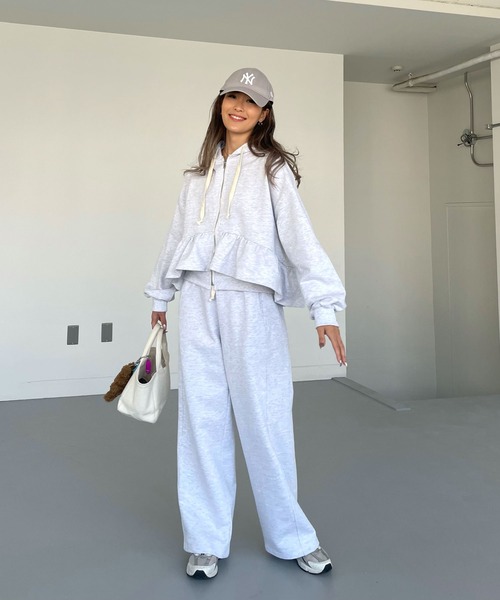 裾フリルパーカースウェットセットアップ（セットアップ）｜CHERI