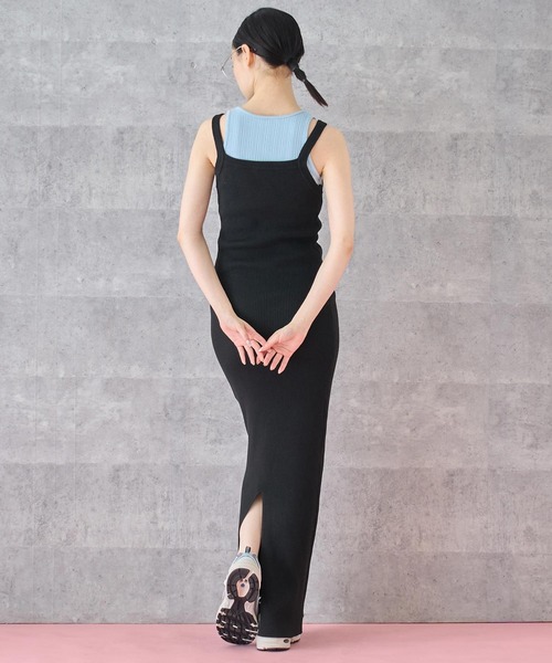 ANAP(アナップ)の「ロゴ刺繍 スリット入り リブ キャミソール ワンピース(ワンピース・レディース・グレー/ブラック・FREE)」の5枚目の写真