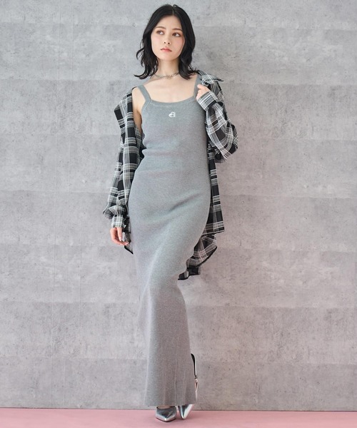 ANAP(アナップ)の「ロゴ刺繍 スリット入り リブ キャミソール ワンピース(ワンピース・レディース・グレー/ブラック・FREE)」の8枚目の写真