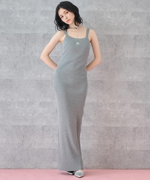 ANAP(アナップ)の「ロゴ刺繍 スリット入り リブ キャミソール ワンピース(ワンピース・レディース・グレー/ブラック・FREE)」の7枚目の写真