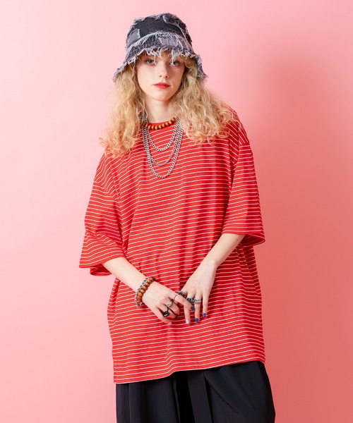 a.p.o.v.(エーピーオービー)の「a.p.o.v. ピンボーダーコットンオーバーサイズTシャツ(Tシャツ/カットソー・メンズ・ブルー/レッド/ネイビー/ブラック・ONESIZE)」の4枚目の写真