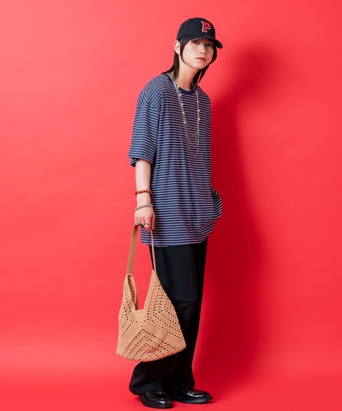 a.p.o.v.(エーピーオービー)の「a.p.o.v. ピンボーダーコットンオーバーサイズTシャツ(Tシャツ/カットソー・メンズ・ブルー/レッド/ネイビー/ブラック・ONESIZE)」の10枚目の写真