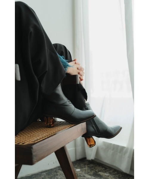 Knuth Marf(クヌースマーフ)の「clear heel boots(ブーツ・レディース・ブラック/アイボリー・23/24/25)」の6枚目の写真
