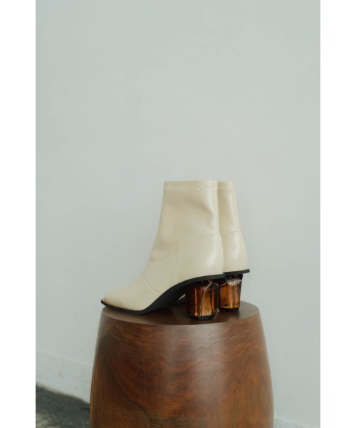 Knuth Marf(クヌースマーフ)の「clear heel boots(ブーツ・レディース・ブラック/アイボリー・23/24/25)」の15枚目の写真