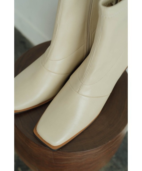 Knuth Marf(クヌースマーフ)の「clear heel boots(ブーツ・レディース・ブラック/アイボリー・23/24/25)」の13枚目の写真