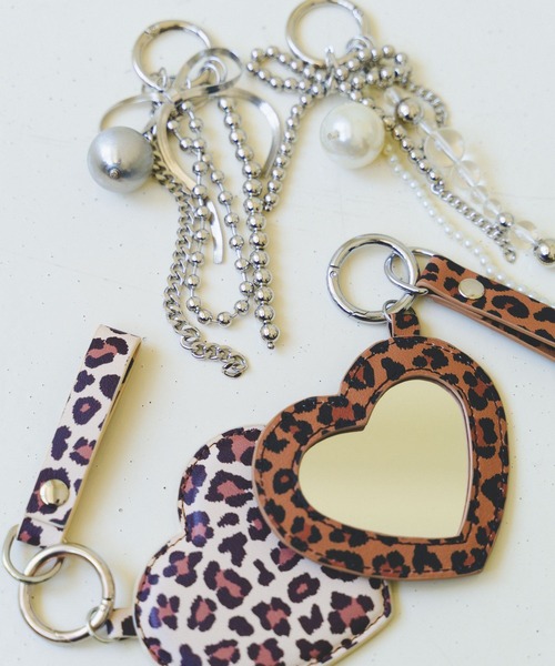 LOWRYS FARM（ローリーズファーム）の「ハートミラーチャーム　496984（キーホルダー・レディース・ブラウン/アイボリー・FREE）」の3枚目の写真