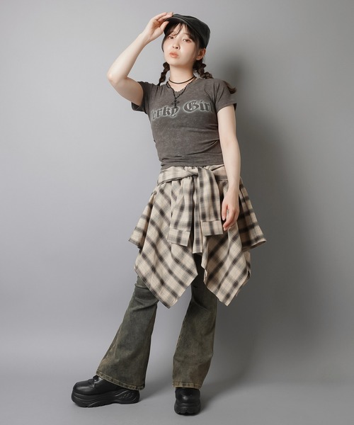 SPINNS(スピンズ)の「Vネック半袖カットソー/ピタTシャツ/PERKY(Tシャツ/カットソー・レディース・アイボリー/カーキ/チャコール・ONESIZE)」の17枚目の写真