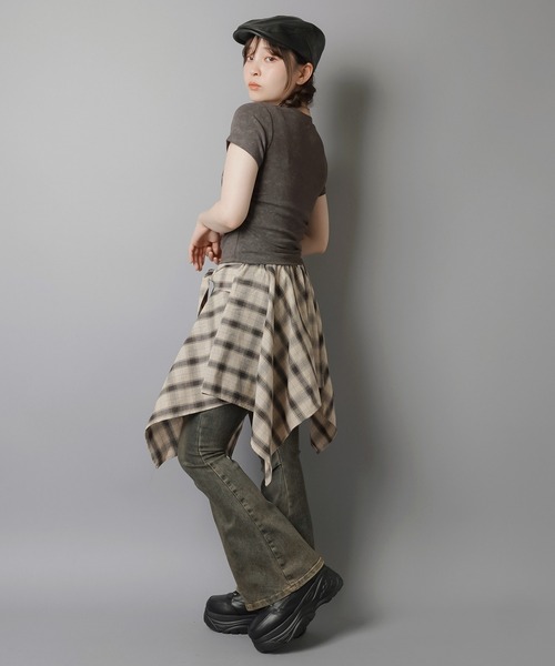 SPINNS(スピンズ)の「Vネック半袖カットソー/ピタTシャツ/PERKY(Tシャツ/カットソー・レディース・アイボリー/カーキ/チャコール・ONESIZE)」の18枚目の写真